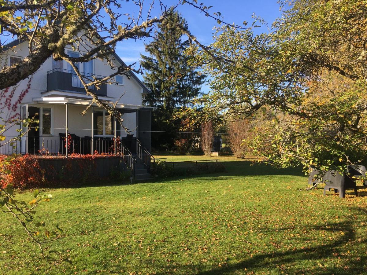 Bjoerkholm - Villa In Målilla Buitenkant foto